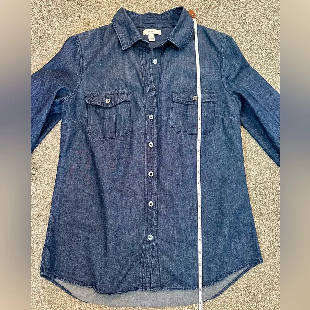 J. Crew Women’s Button Up Dark Wash Blue Denim Shirt Size 4 Cotton Lightweight